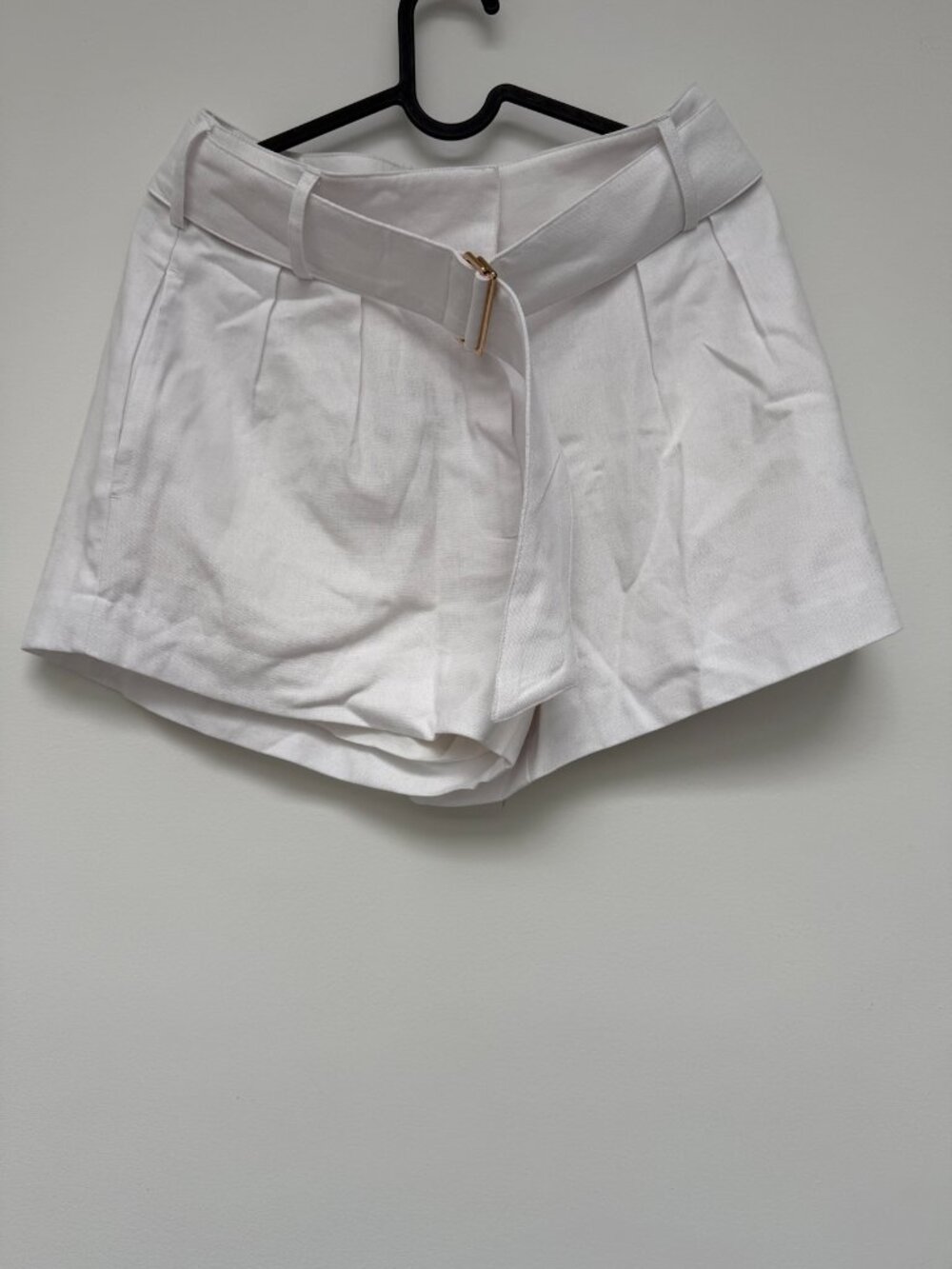 MESHKI Oriana Linen Vest + Scout Linen Shorts Set White - S - Picture 8 of 9
